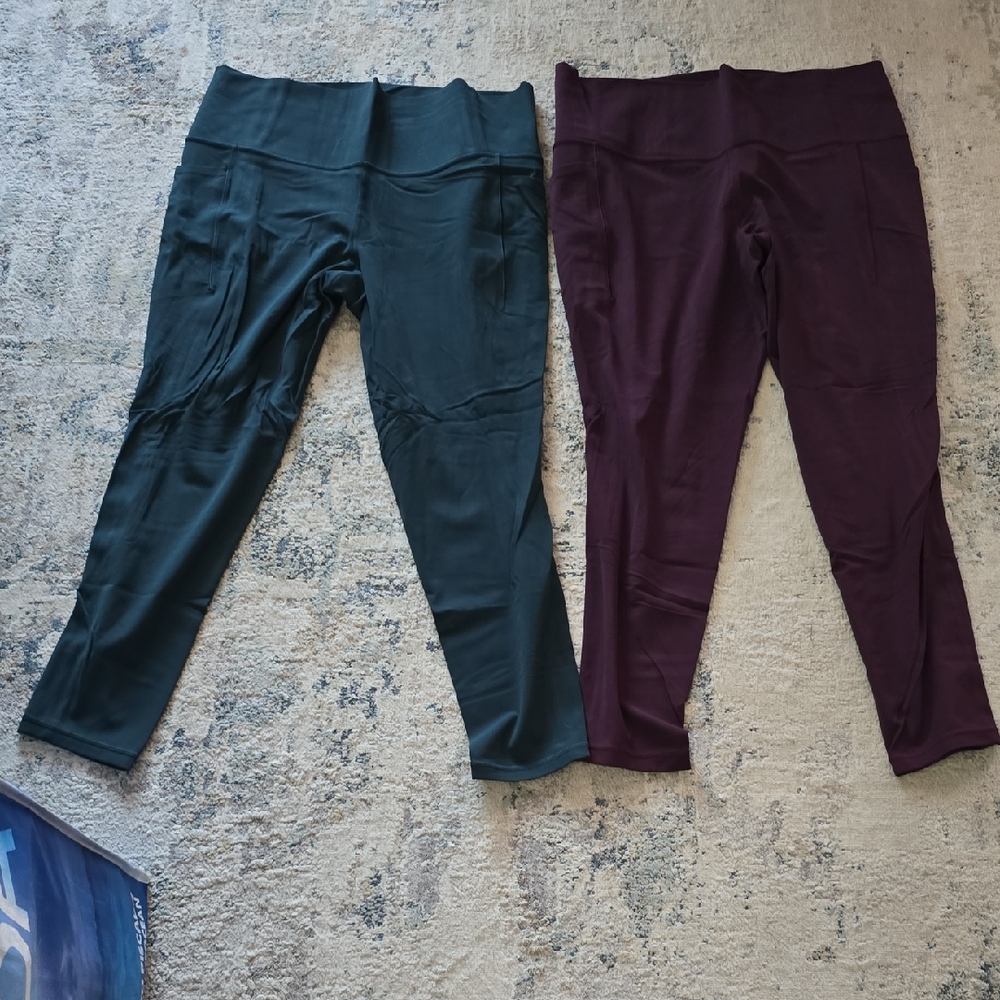 Athleta Womens Salutation Stash Leggings in Dark Green and Burgundy